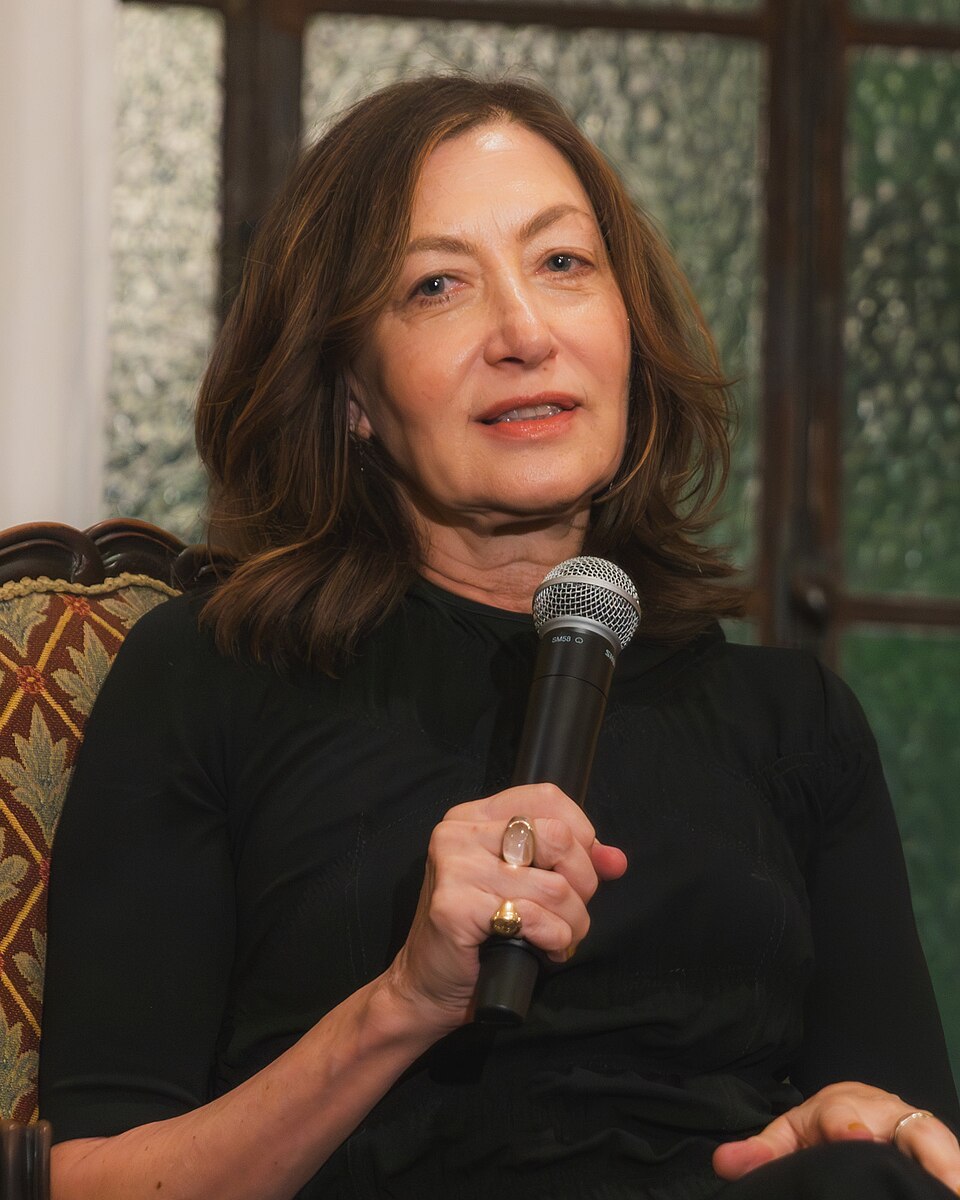 Annabelle Gurwitch's Financial Rise: From TV Host to Renowned Author